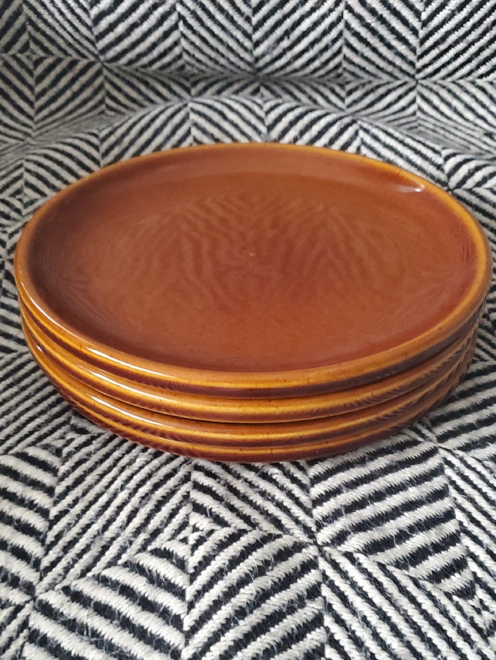 VTG Pfaltzgraff Amber Glazed Ceramic Plates – Set of 4